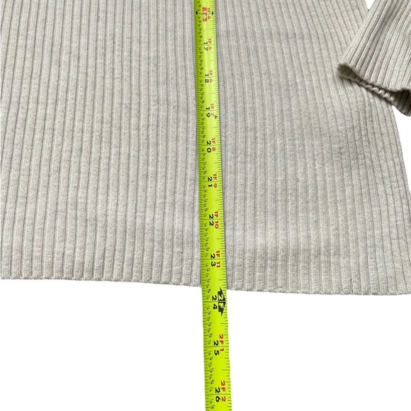 Banana Republic Cozy Ribbed Winter Snow Turtleneck Sweater Gray Heather (size L) - Picture 7 of 9